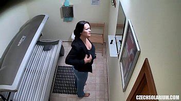 Huge Natural Tits In Solarium XNXX