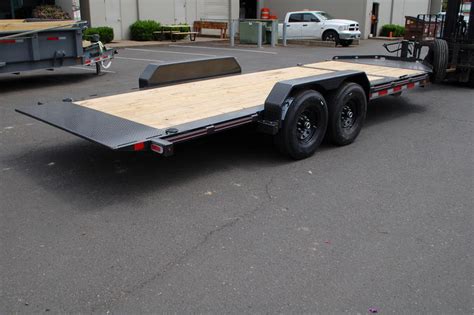 2024 Diamond C Hdt 207 Pkg 20 X 82” 99 West Trailers