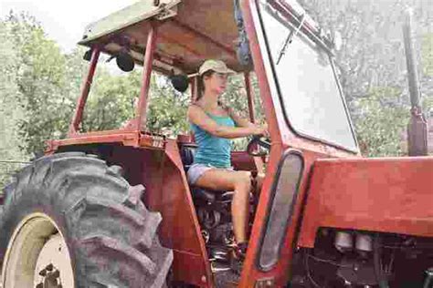 tips   drive  tractor absolute beginners guide