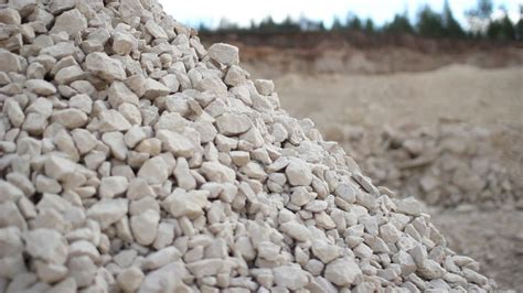 Купить доломитовый щебень 5-20 мм с доставкой по СПб