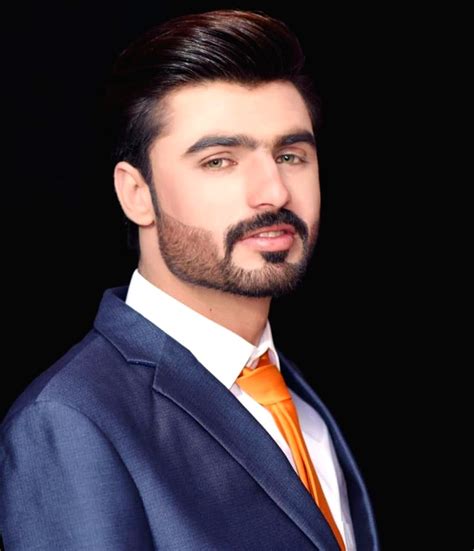 photo pakistani chaiwala arshad khan  open cafe  london