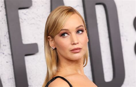 Jennifer Lawrence Wore The Perfect Outfit For This Hot Hot Heat Glamour