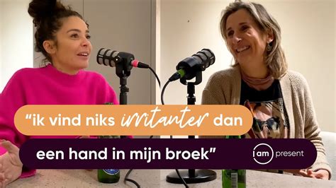 Fajah En Gynaecologe Ginny Chamorro Over Pms Fajah Onderzoekt De