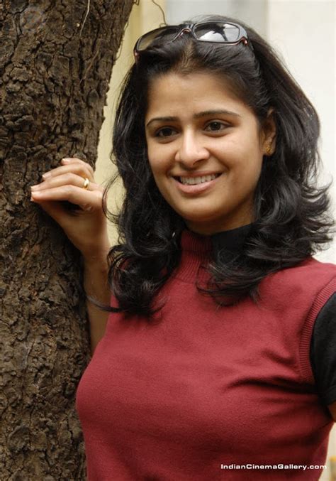 Men Women Photos Telugu Actress Satya Krishnan Hot And BEautiful Photo Gallery And Hidden Navel