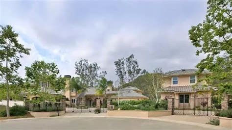 Inside Kevin Hart $7 million mansion, with photos