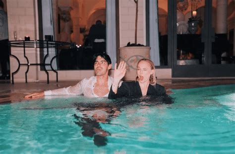 Is Joe Jonas Gay Bi Or Straight Whats His Actual Sexuality