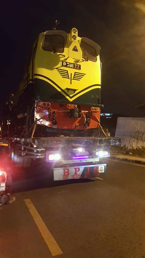 Lokomotif D 301 Dijadikan Monumen di Stasiun Yogyakarta - Railway ...