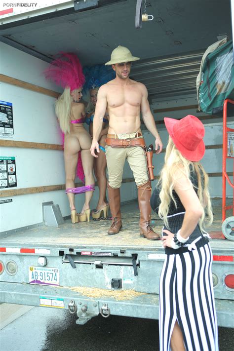 Busty Woman Is Having Group Sex Milf Fox