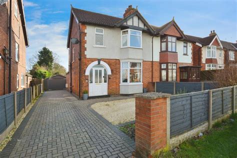 West Common Lane Scunthorpe 3 Bed Semi Detached House For Sale £190000