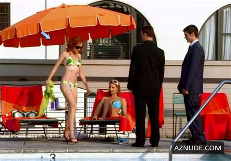 LINDY BOOTH Nude AZNude