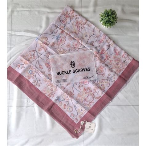jual jilbab segi empat jilbab buckle scarves motif cantik navy putih