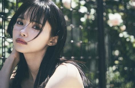 Hot girl Nhật Bản làm mẹ đơn thân ở tuổi gặp rắc rối vì xinh như búp bê Báo Dân trí