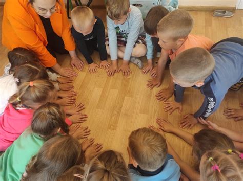 Harmonijny świat ruchu innowacja pedagogiczna w przedszkolu Zespół