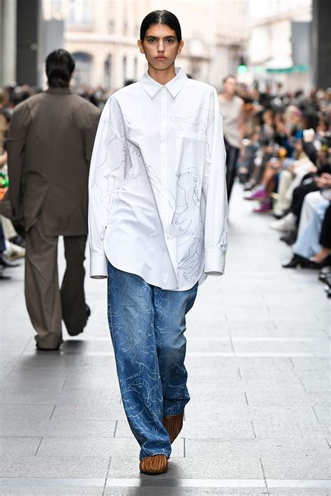 heres   style  classic white button  shirt