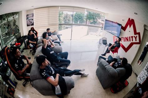 El campeón Infinity se mantiene como el líder de la Liga latina de LoL Infobae