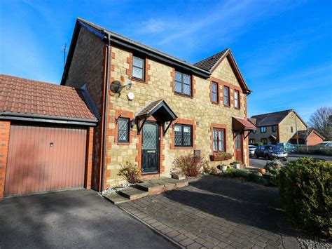 3 Bed Semi Detached House For Sale In Juniper Way Bradley Stoke