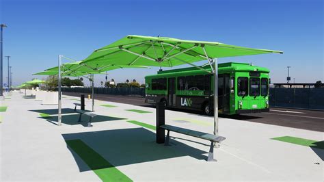 Lyft, Uber airport rides: How LAX, other airports address pickups