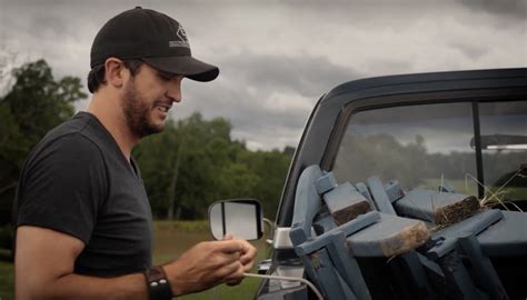 Luke Bryan "Crash My Party" Music Video and Lyrics