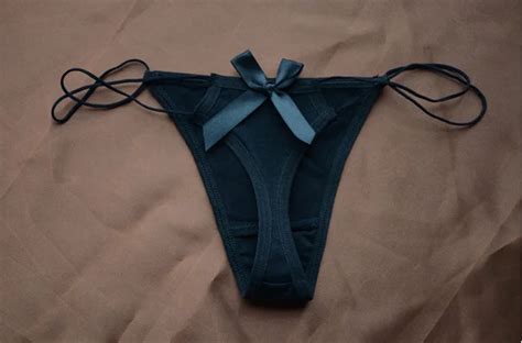 Hot Selling Cotton Panties Sexy Girls Strings Panties With Lace Bow On The Back Thong