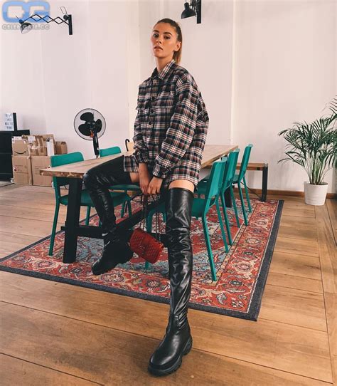 Stefanie Giesinger Nude Pictures Onlyfans Leaks Playboy Photos Sex Scene Uncensored