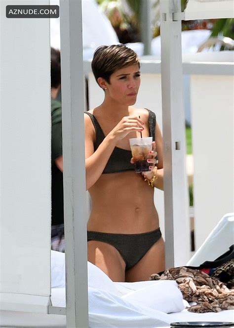 Frankie Bridge Spends Her Th Birthday In A Bikini By The Pool In Miami Aznude