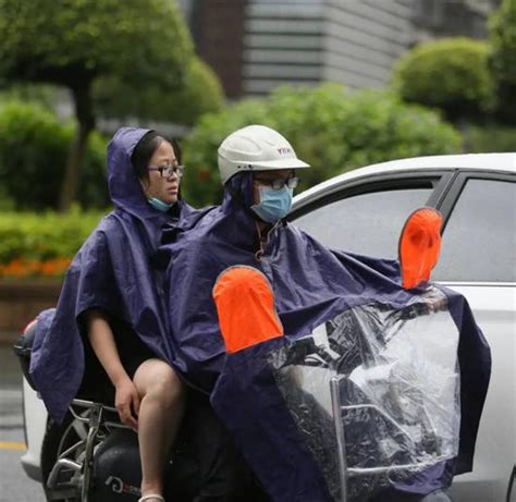 紧急提醒！泉州气象发布暴雨雷电预警 部分路段实行交通管制新浪福建新浪网