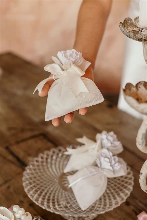 Italian Wedding Confectionery What Are Confetti And Bomboniere
