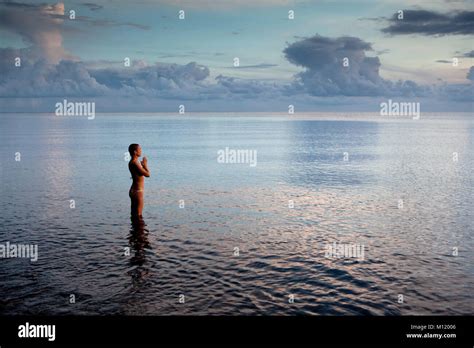 Reife Frauen In Bikini Fotos Und Bildmaterial In Hoher Aufl Sung Alamy