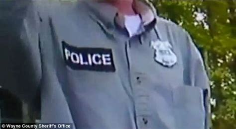 Ohio Man Wears DIY Police Uniform But Is A Sex Offender Daily Mail Online