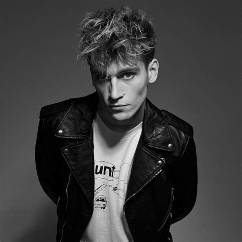 Sex Education Star Emma Mackey On Female Desire Friendship Fleabag British Vogue