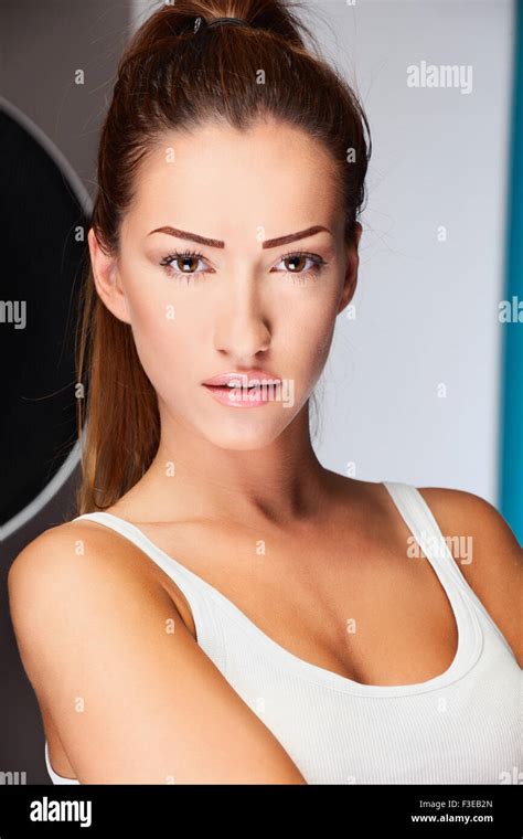 Portrait Of A Pretty Brunette Woman Stock Photo Alamy