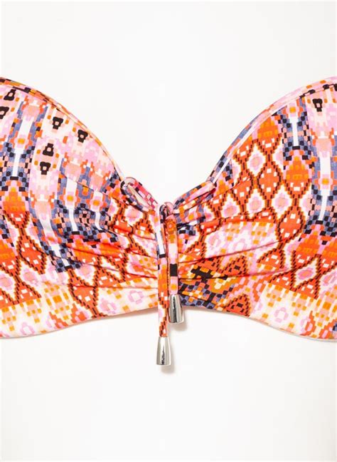 9 Hot Sexy Luisa Lion Bikini Pics