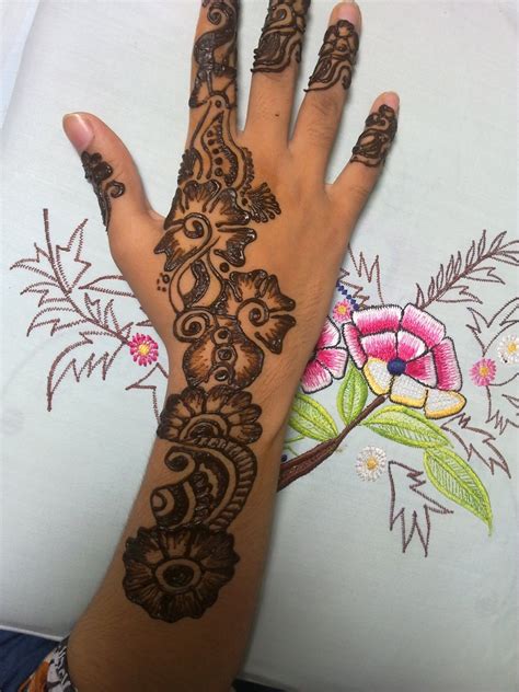 Simple Arabic Mehndi Designs For Full Hands 2012 | Simple henna tattoo