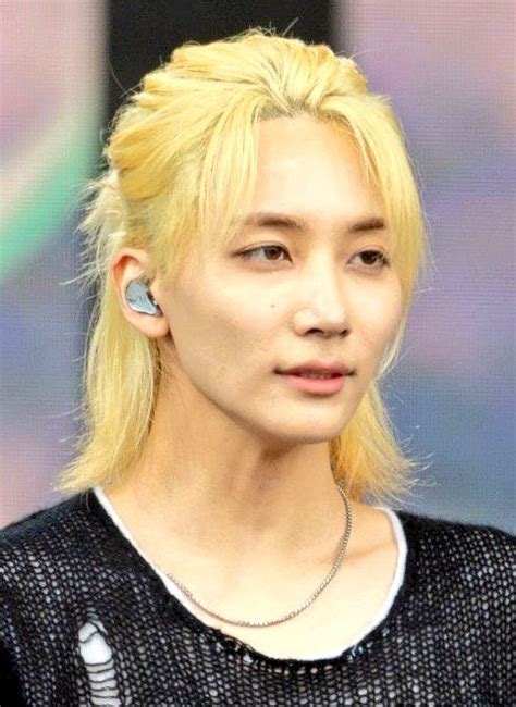 Pin By Omay Ougau On Long Blonde Hair Jeonghan Long Blonde Hair Blonde Hair Jeonghan