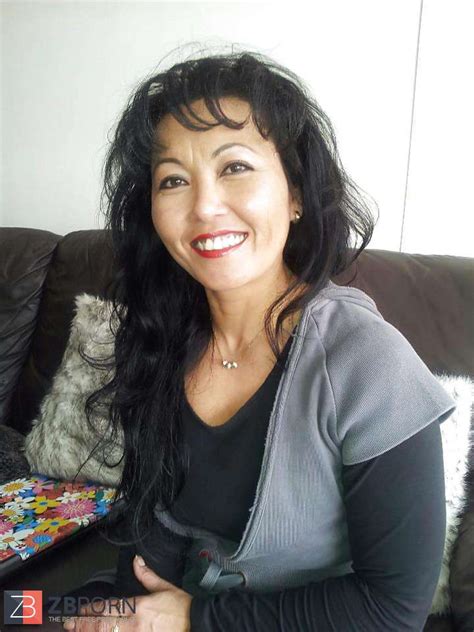 Indonesian Mummy Bitch ZB Porn