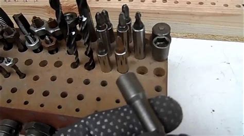 Самодельные подставки для хранения сверл плашек и метчиков - YouTube