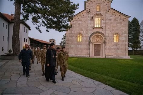 Komandanti I Misionit T Kfor It Viziton Manastirin E De Anit