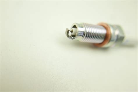Купить СВЕЧА ЗАЖИГАНИЯ NGK VL55 V Line 55 97124: отзывы, фото и ...