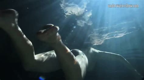 Siskina And Polcharova Strip Nude Underwater