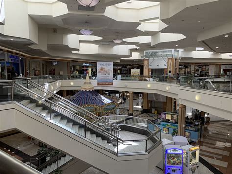 Hanes Mall Interior Hanes Mall 1 774 025 Square Feet 332 Flickr