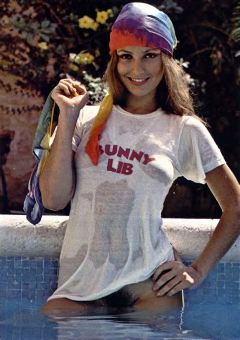 Naked Laura Lyons Added By Manuros