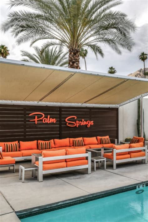 An Instagram Worthy Backdrop In Palm Springs Palm Springs Houses