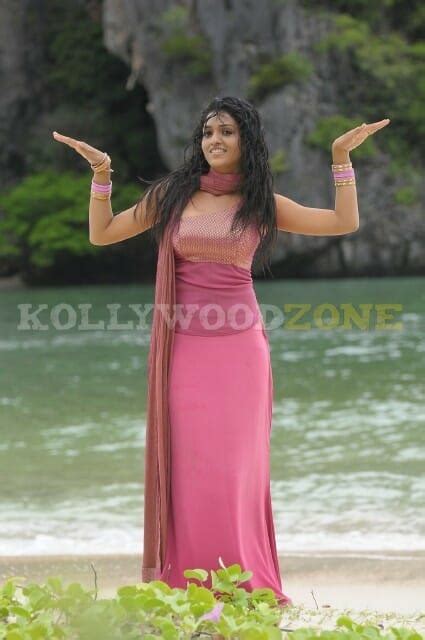 Hot Sunaina Sexy Stills 09 61356 Kollywood Zone