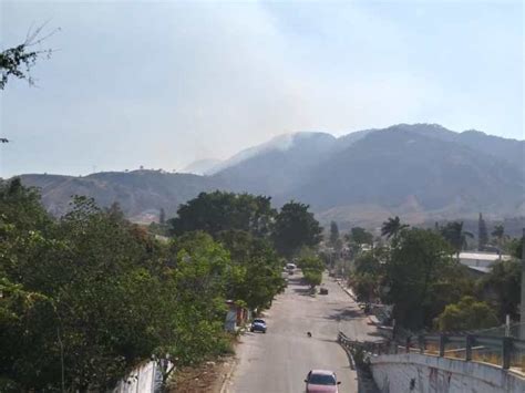 Continúa Incendio En El Cerro De San Juan