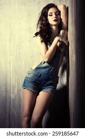 Im Genes De Sensual Nude Woman Im Genes Fotos Y Vectores De Stock Shutterstock