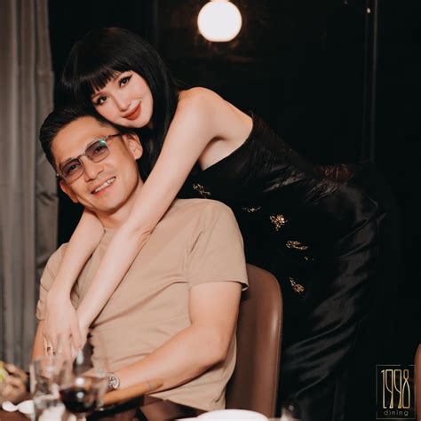 Hai C U Hot Girl Ra Sao Sau N M L Y Ch Ng I Gia