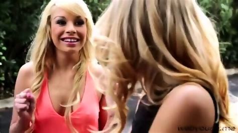 College Girls Blonde Carmen And Janice Goes Pussy Licking Carmen Blonde