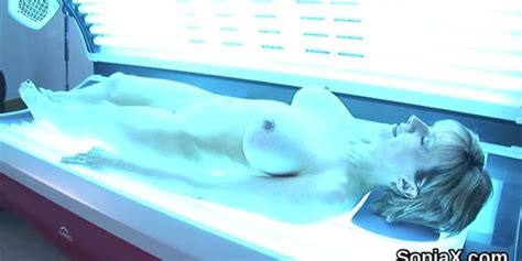 Unfaithful English Milf Lady Sonia Flaunts Her Huge Balloons Tnaflix