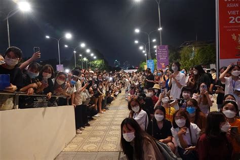 Khán giả Việt Nam tổ chức sinh nhật cho hot boy tuyển bơi Thái Lan