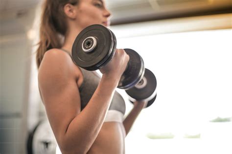 Sfidn Fits Blog Tips Aman Latihan Dumbbell Yang Bisa Kamu Terapkan